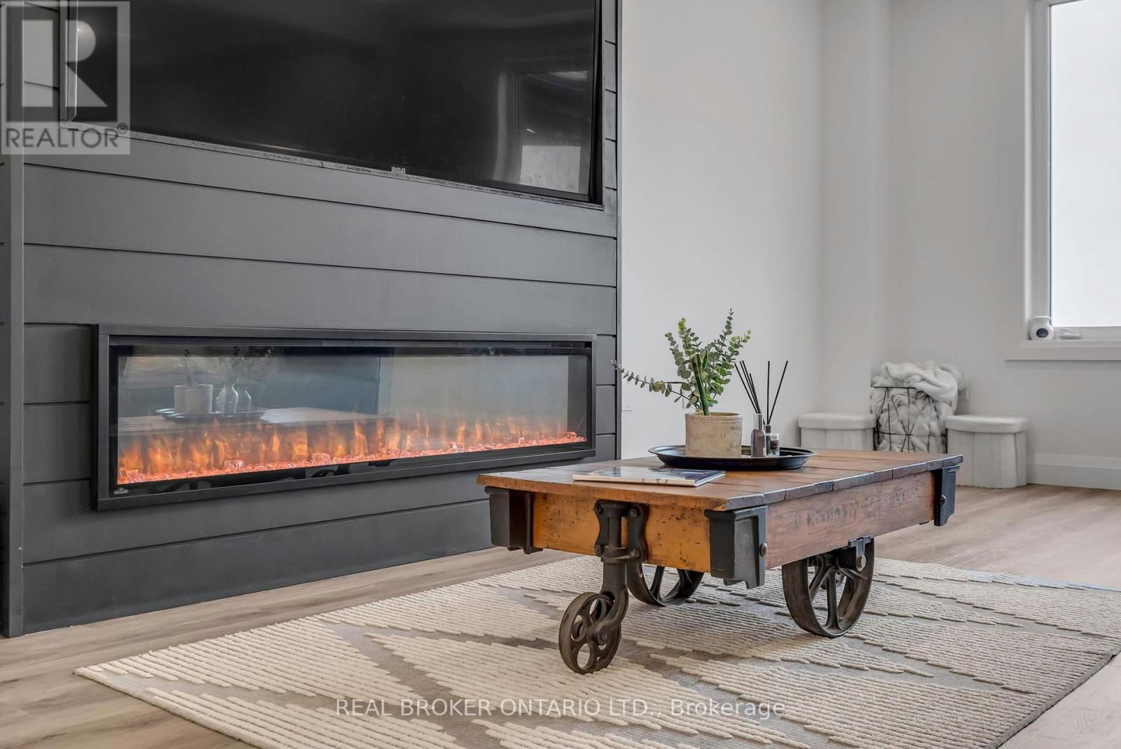 186 SCHMIDT DRIVE Image 6
