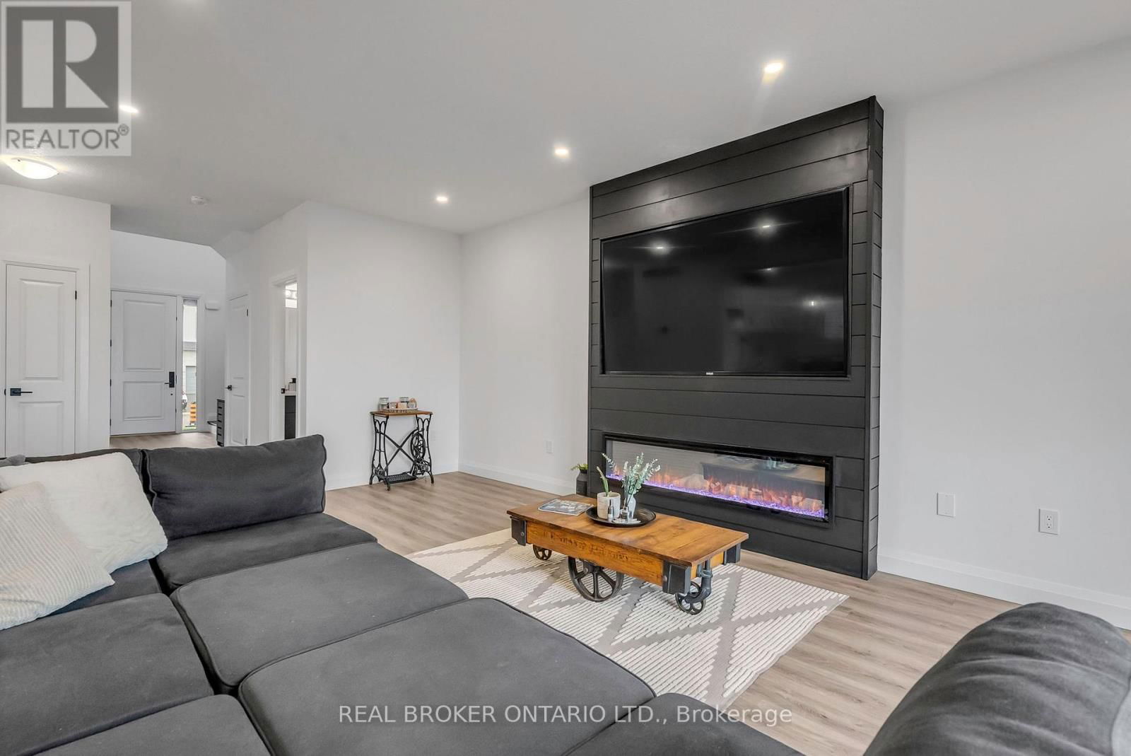 186 SCHMIDT DRIVE Image 8