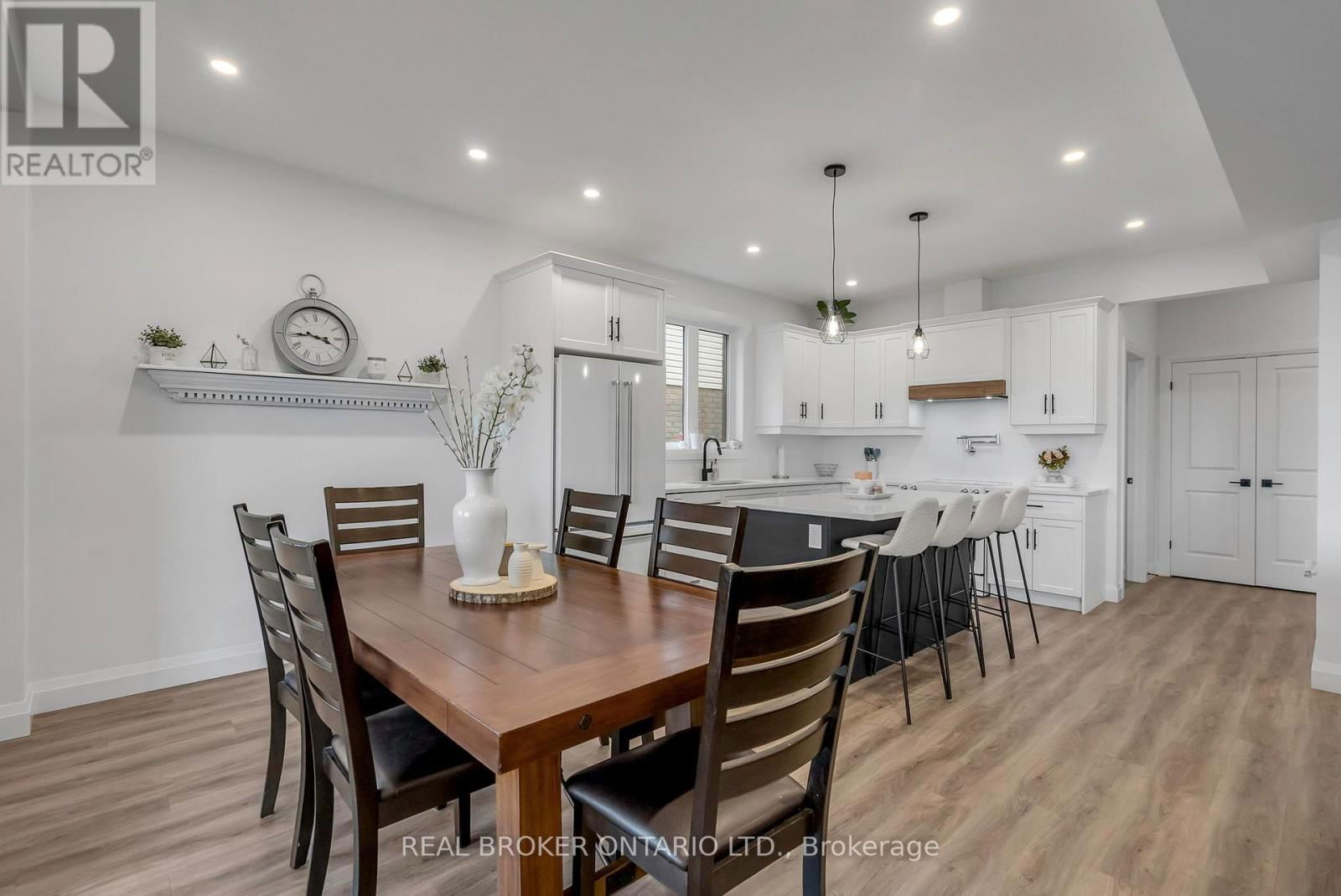 186 SCHMIDT DRIVE Image 9