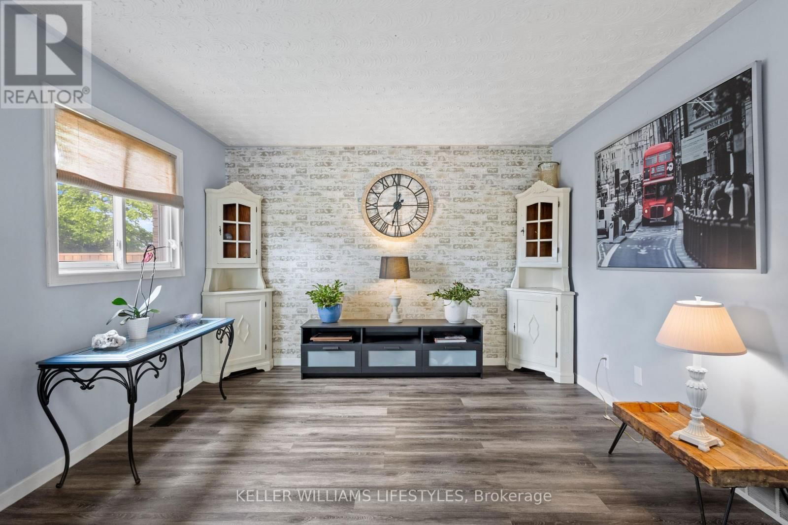 13 IDSARDI AVENUE Image 12