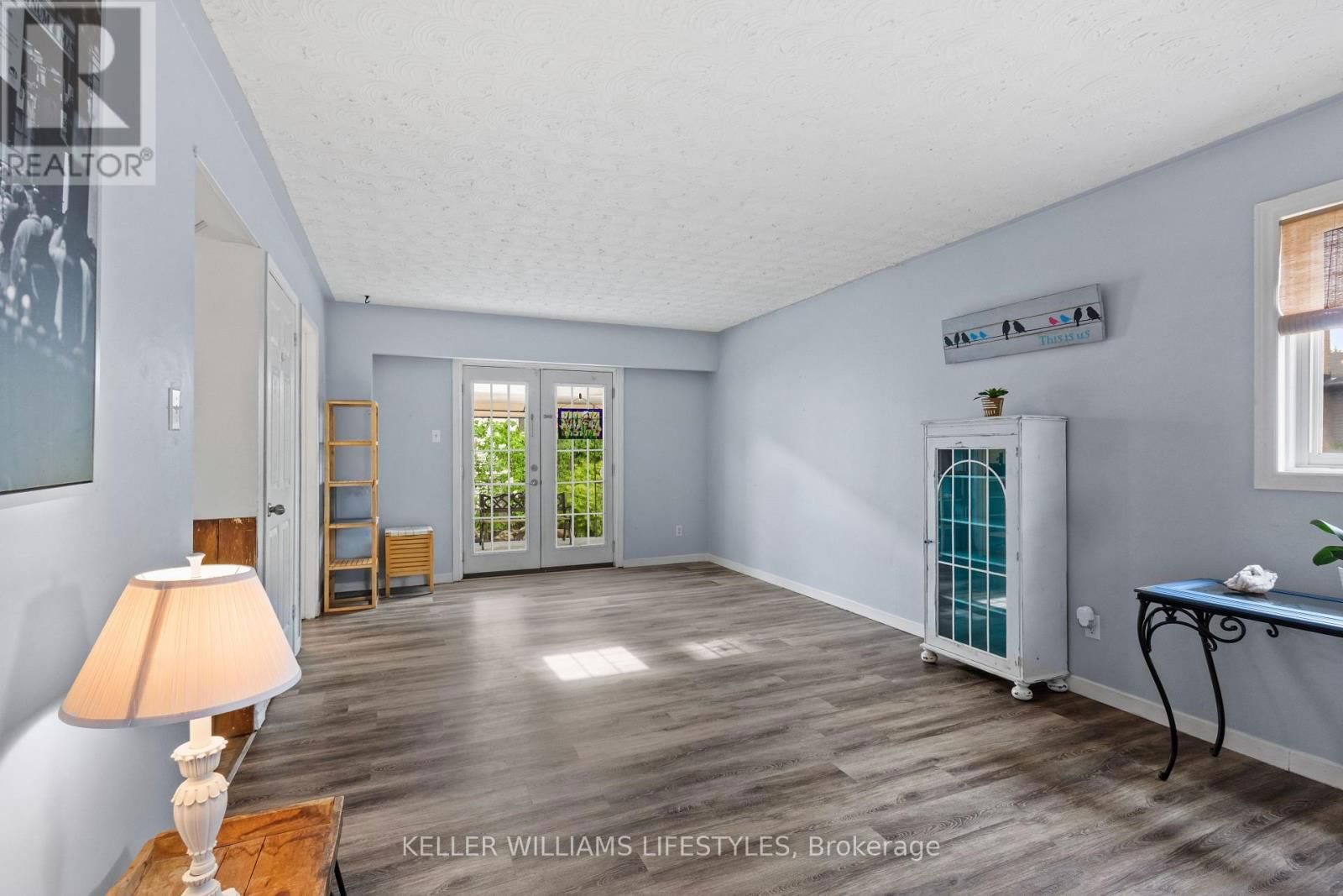 13 IDSARDI AVENUE Image 14