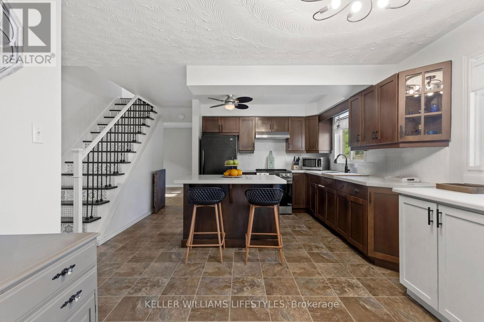 13 IDSARDI AVENUE Image 5