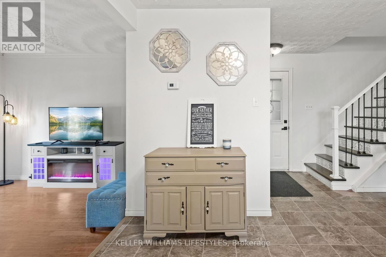13 IDSARDI AVENUE Image 8