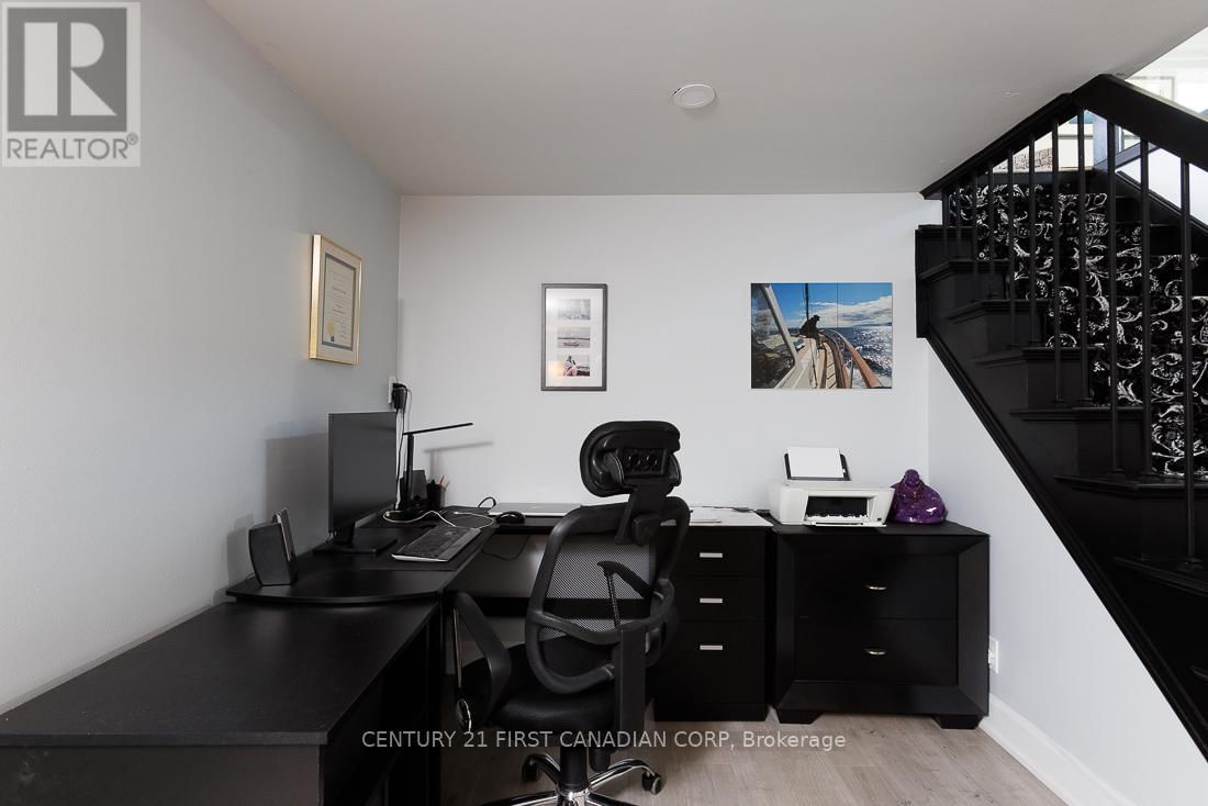 82 QUEENSTON CRESCENT Image 15
