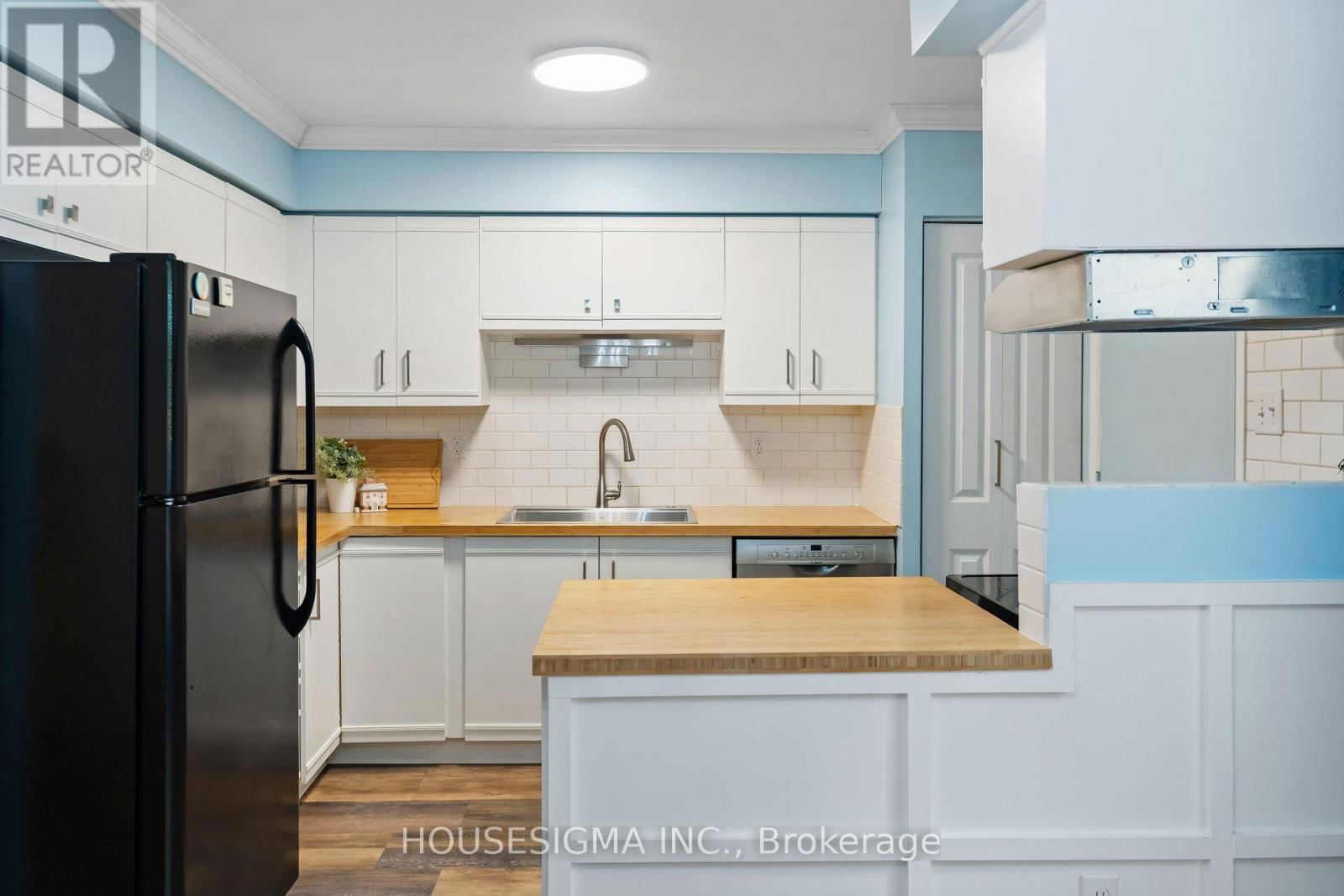 2 - 1290 BENTLEY DRIVE Image 13