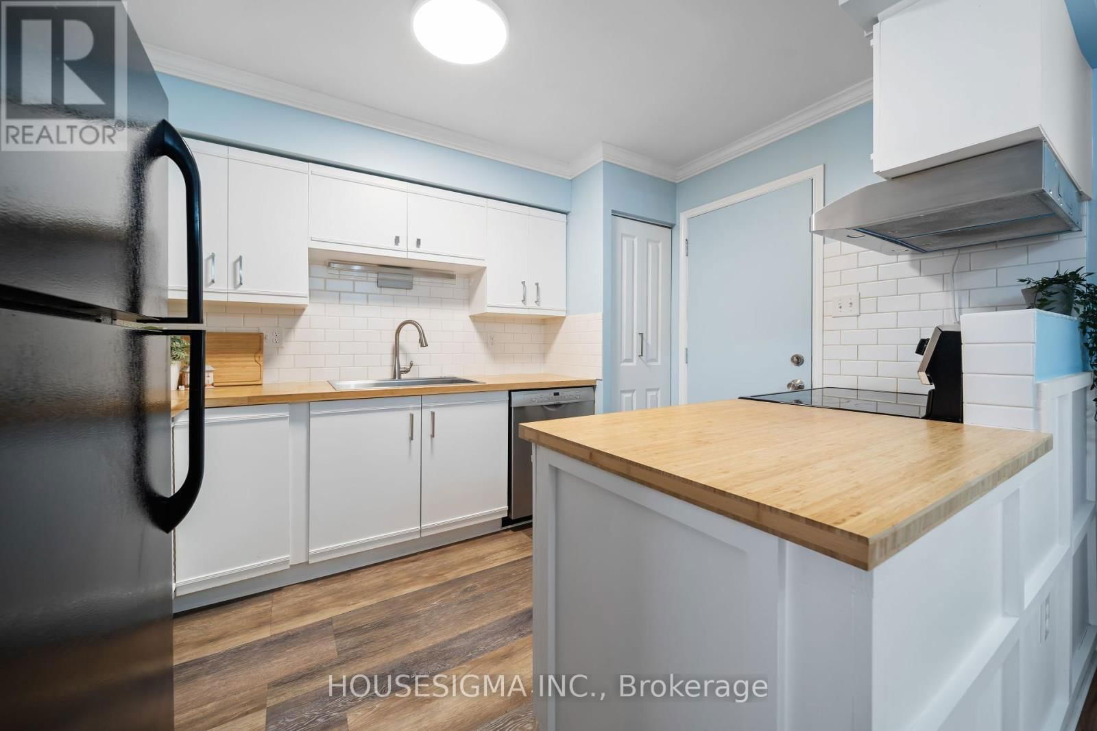2 - 1290 BENTLEY DRIVE Image 14