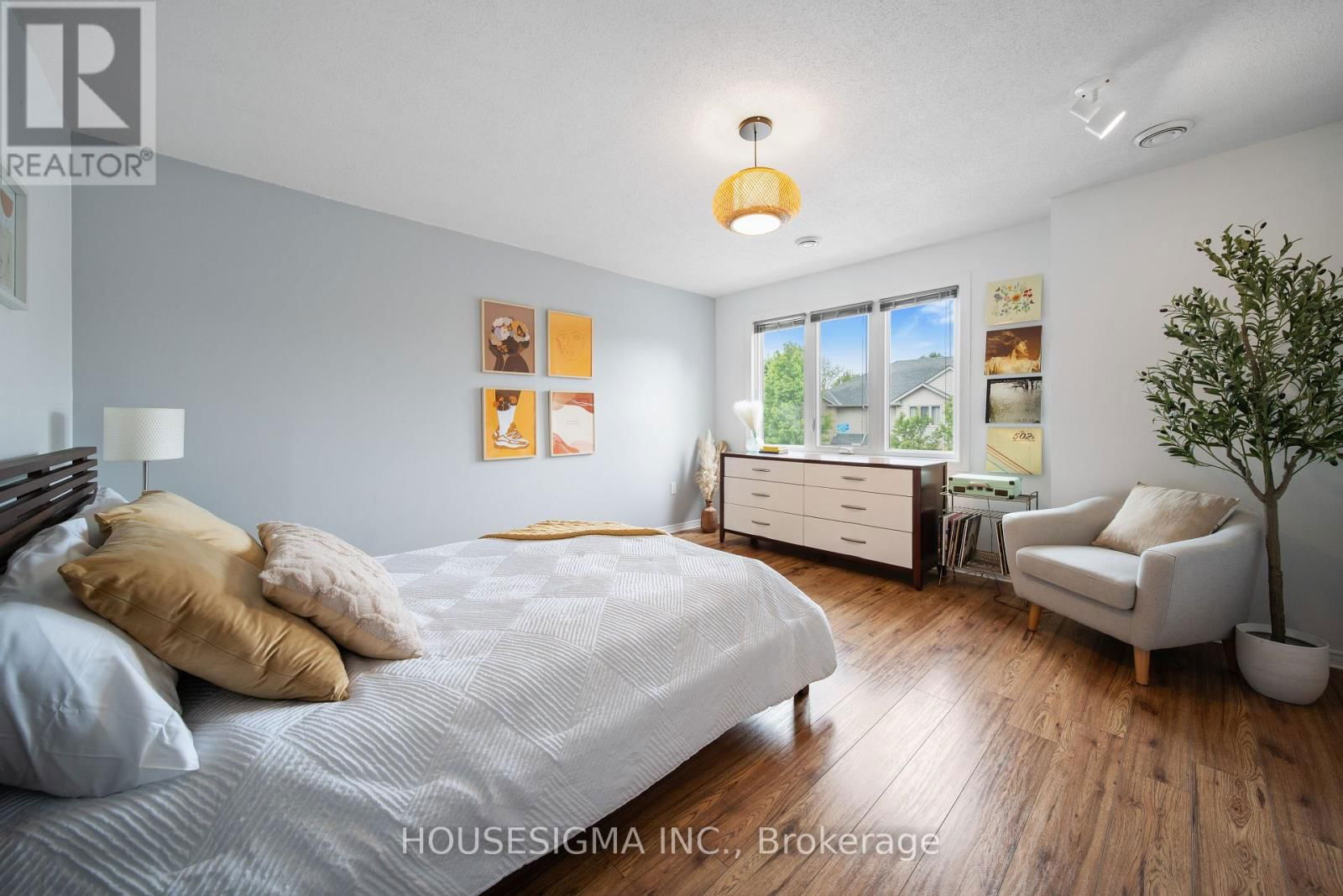 2 - 1290 BENTLEY DRIVE Image 21