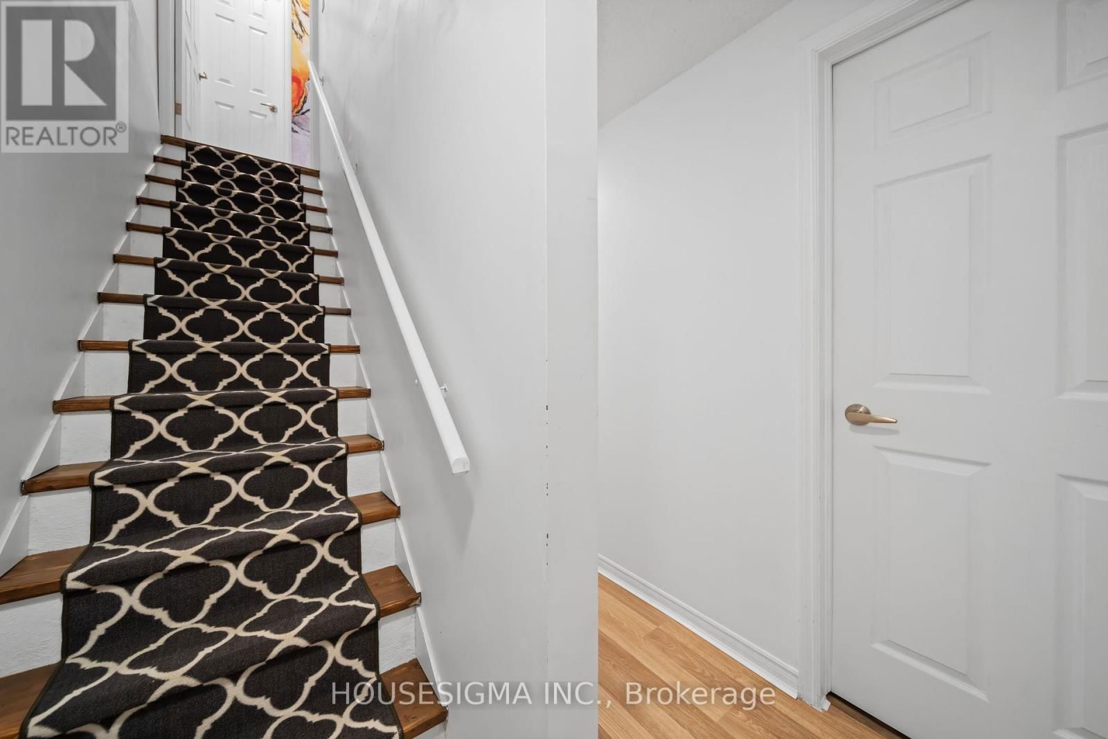 2 - 1290 BENTLEY DRIVE Image 28