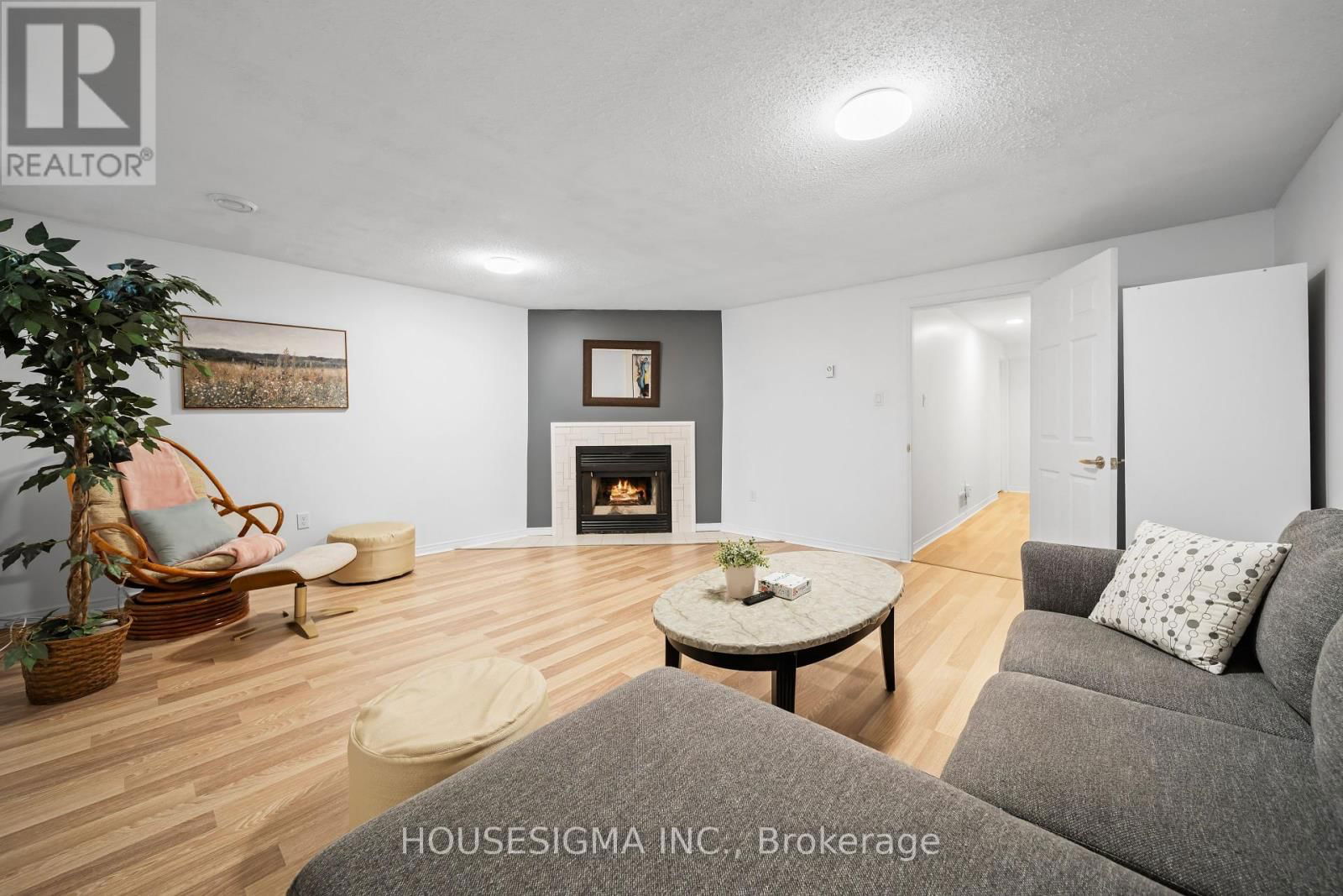 2 - 1290 BENTLEY DRIVE Image 31