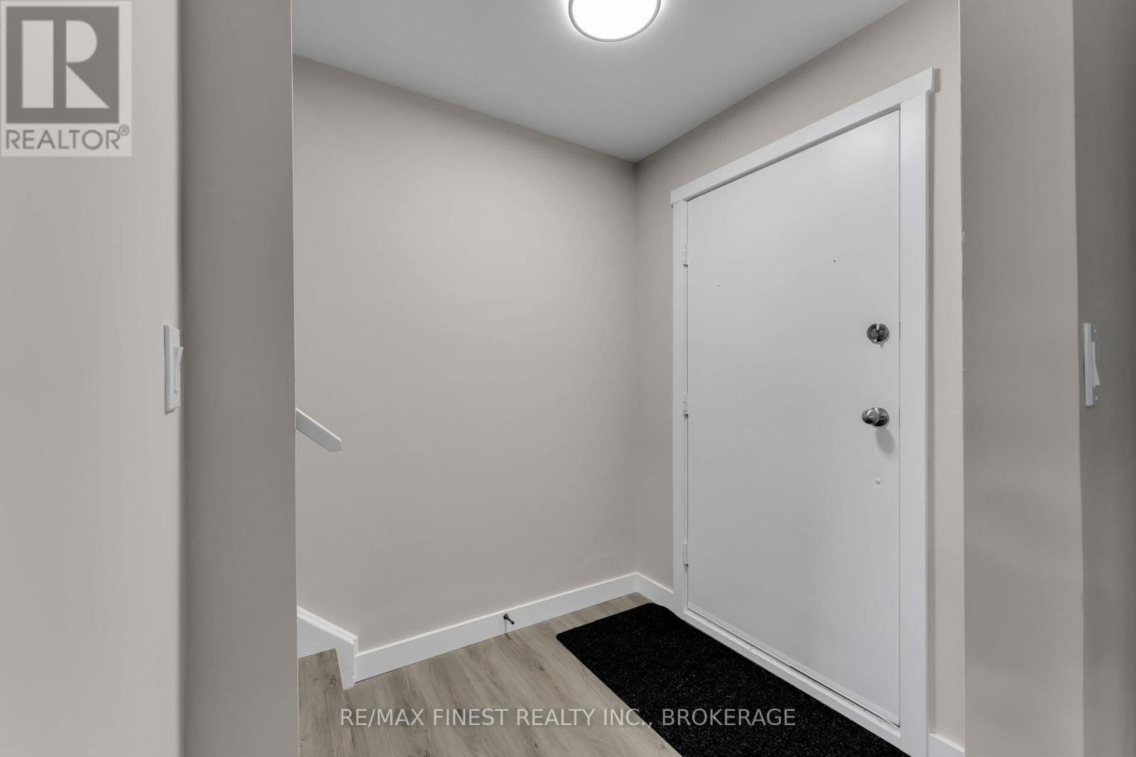27 - 53 WINCHESTER DRIVE Image 3