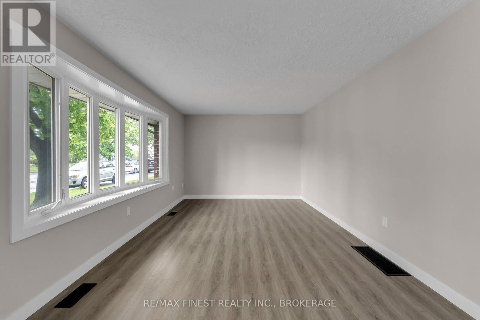 27 - 53 WINCHESTER DRIVE Image 4