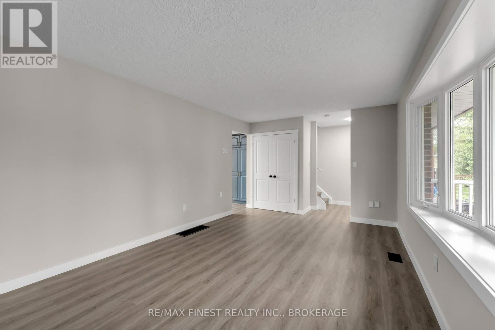 27 - 53 WINCHESTER DRIVE Image 6
