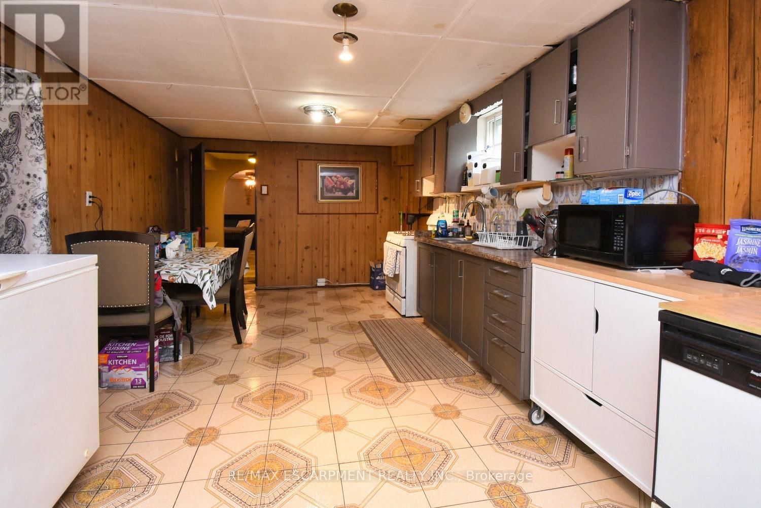 18 VILLA COURT Image 27