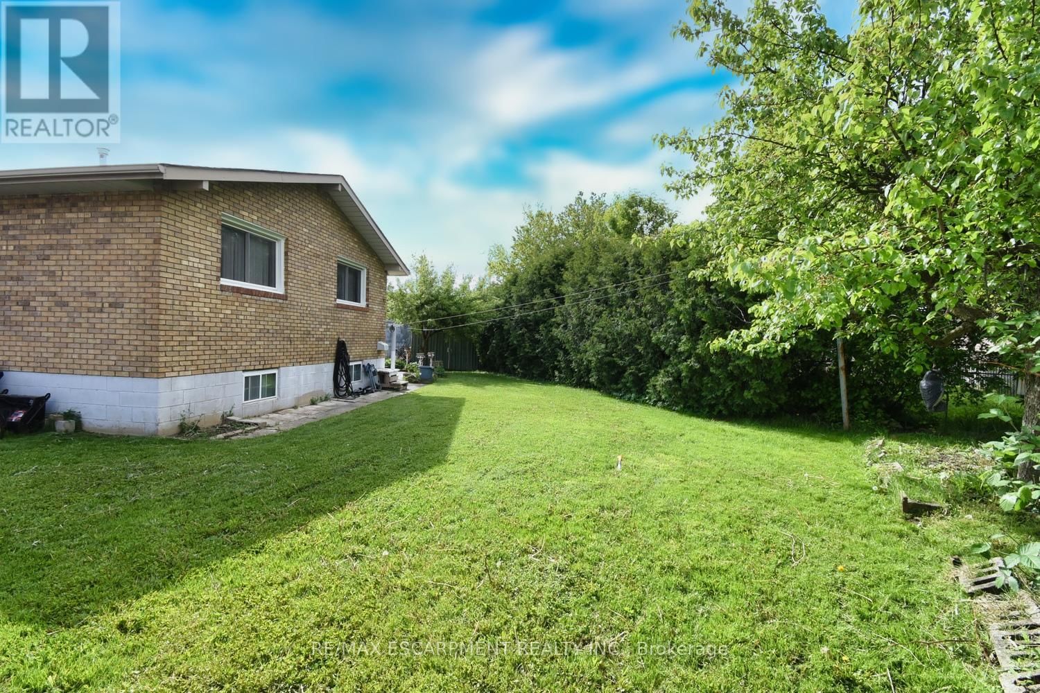 18 VILLA COURT Image 28