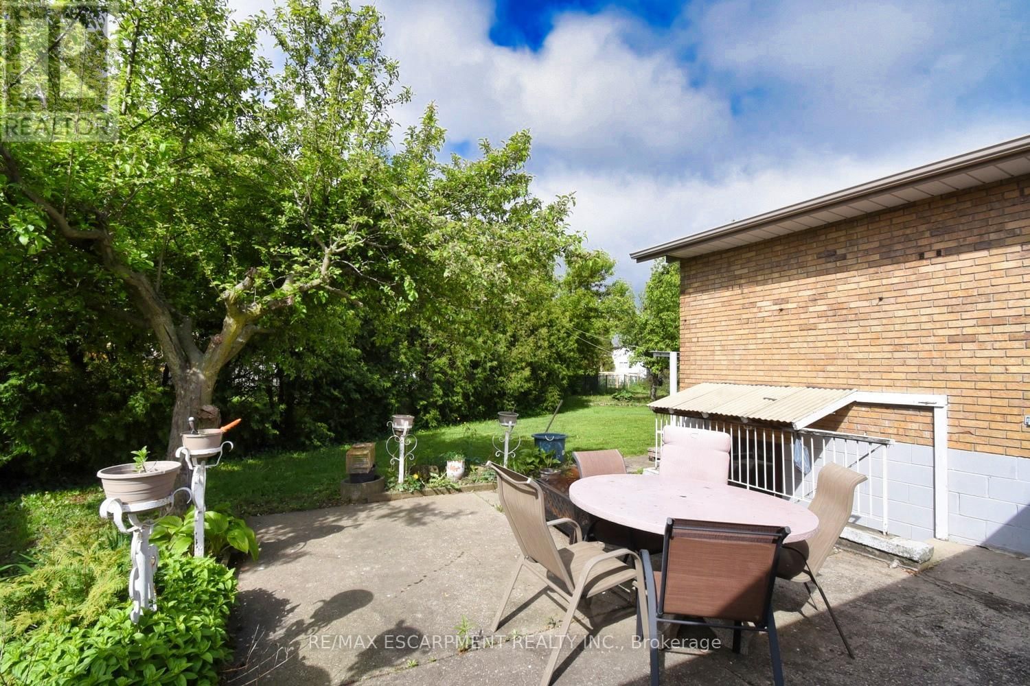 18 VILLA COURT Image 30