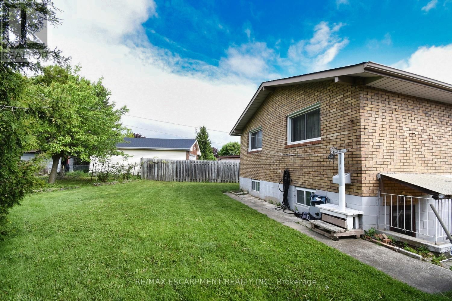 18 VILLA COURT Image 32
