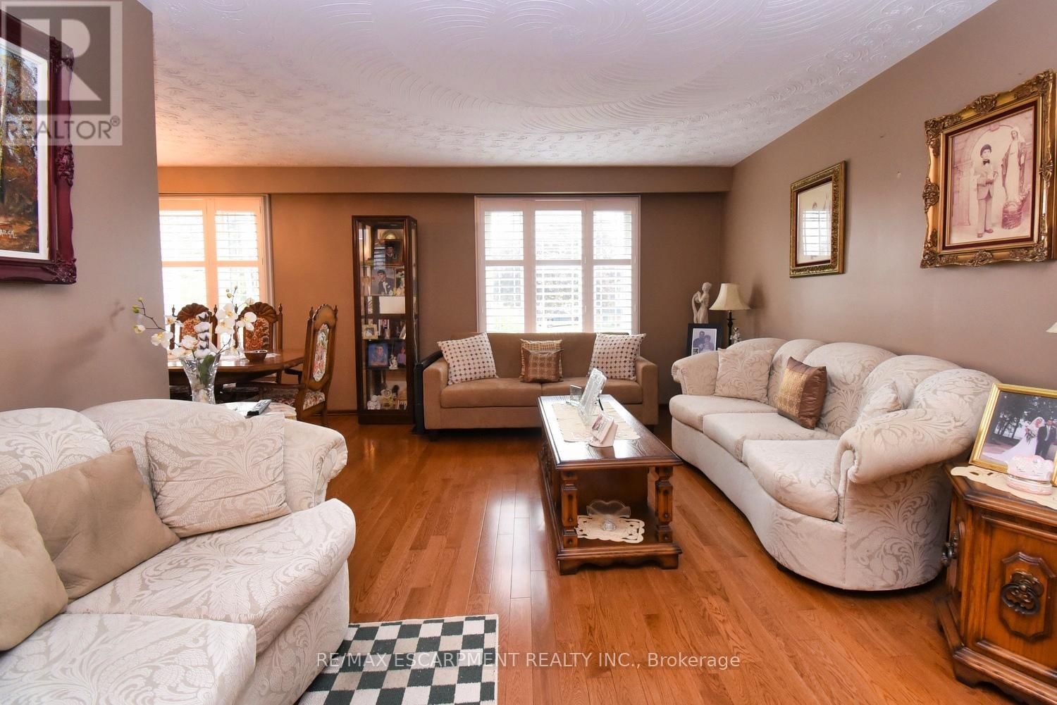18 VILLA COURT Image 6
