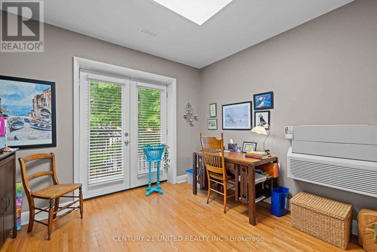 516 HUNTER STREET WEST Image 17