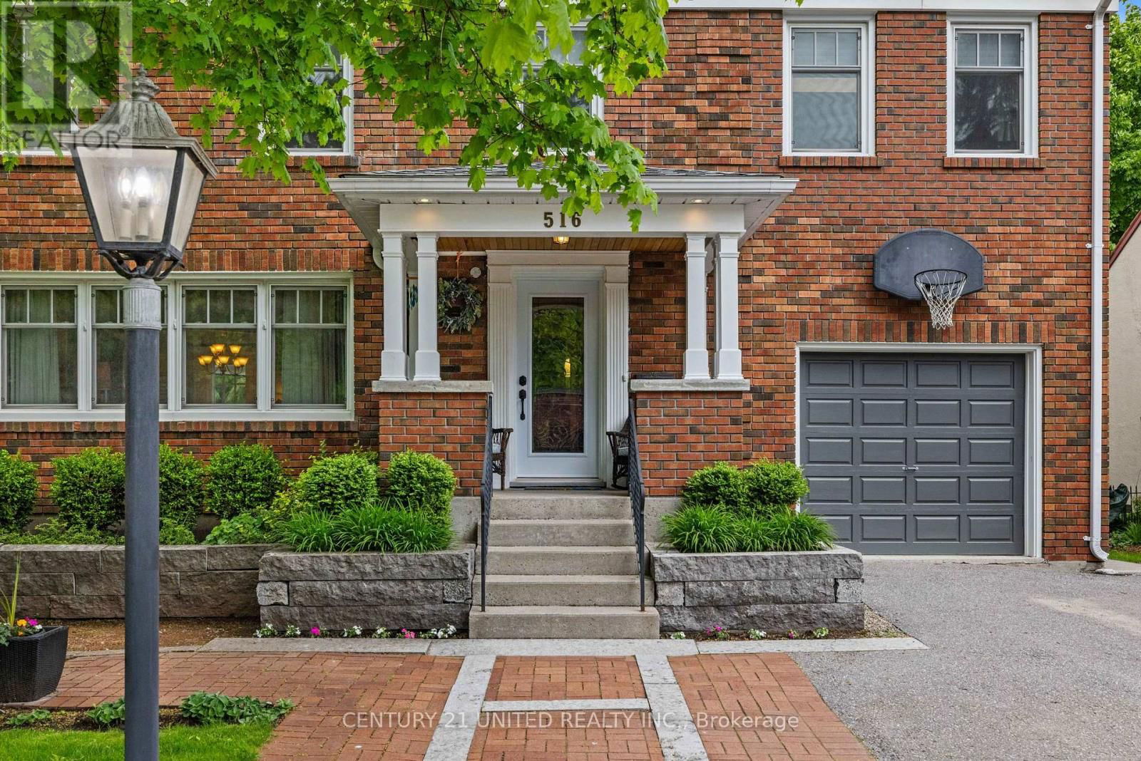 516 HUNTER STREET WEST Image 3