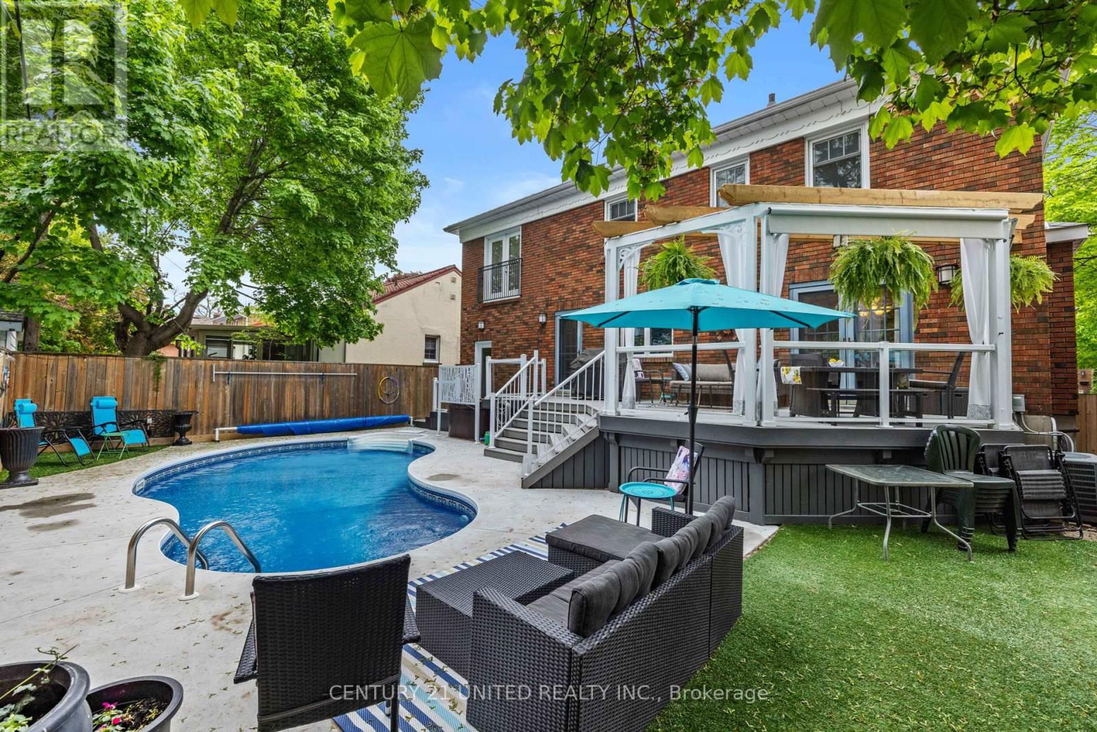 516 HUNTER STREET WEST Image 32