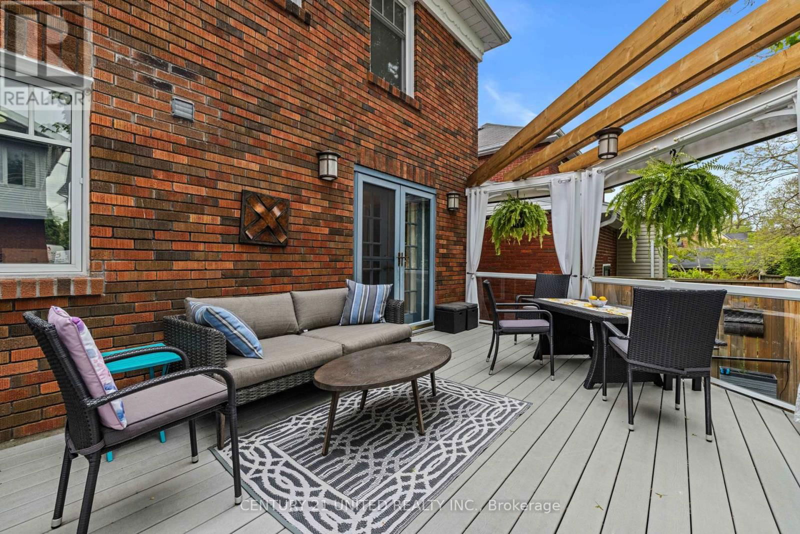 516 HUNTER STREET WEST Image 34
