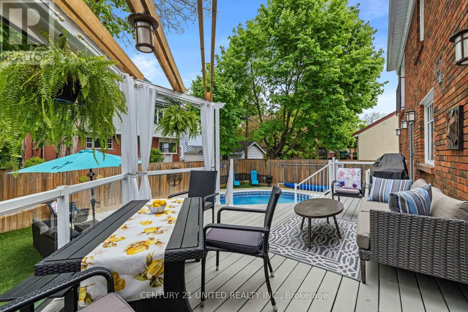 516 HUNTER STREET WEST Image 35