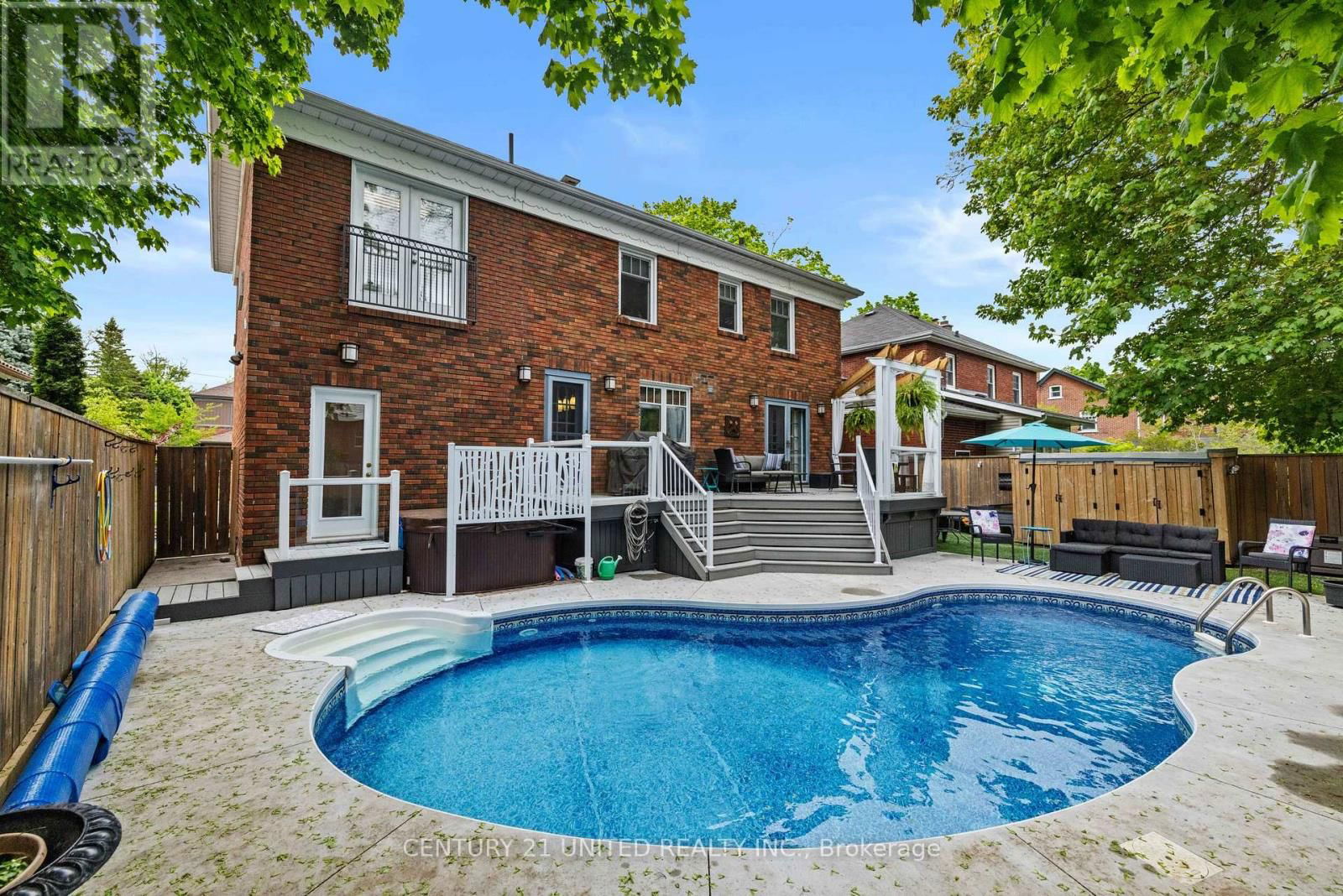 516 HUNTER STREET WEST Image 36
