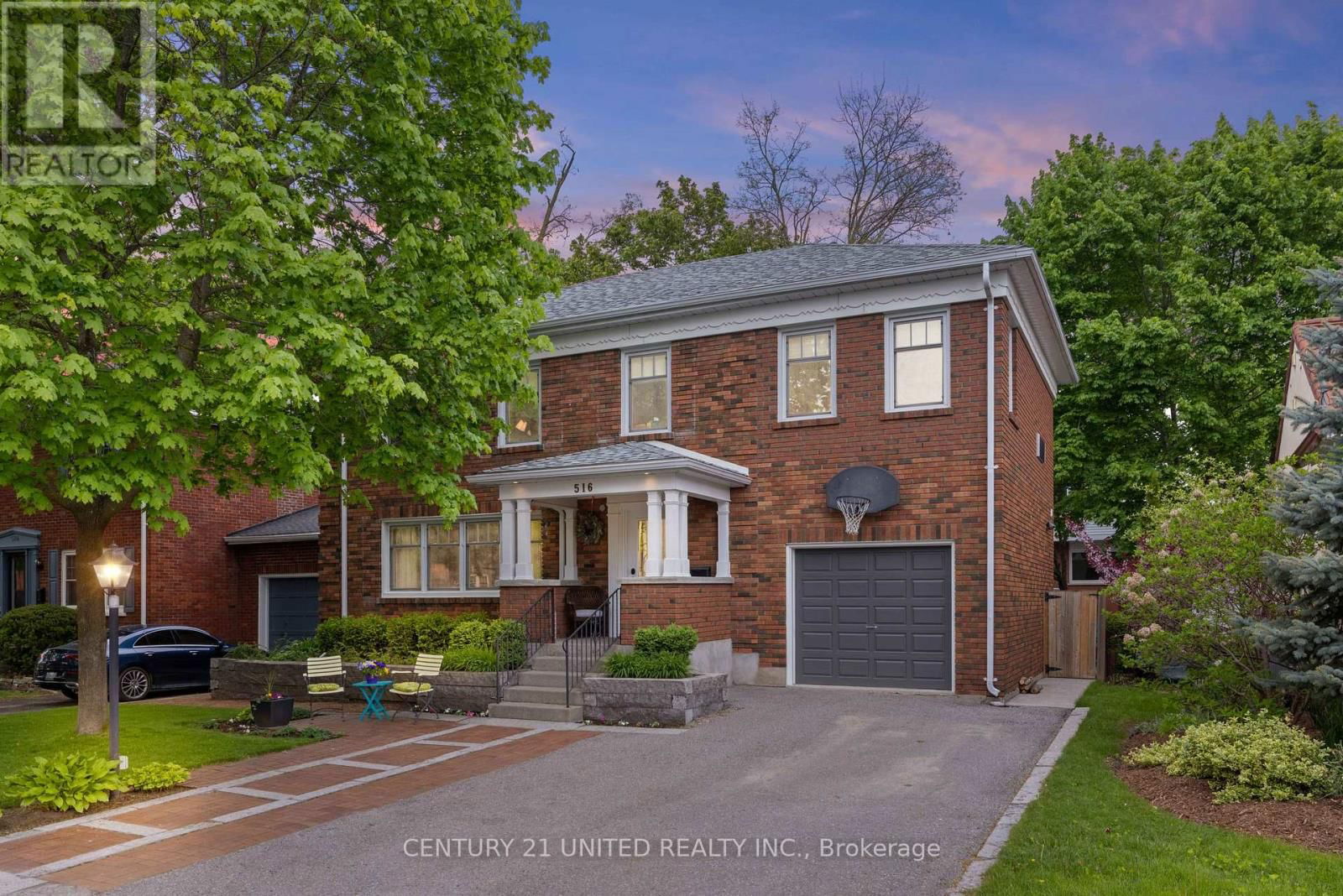 516 HUNTER STREET WEST Image 39