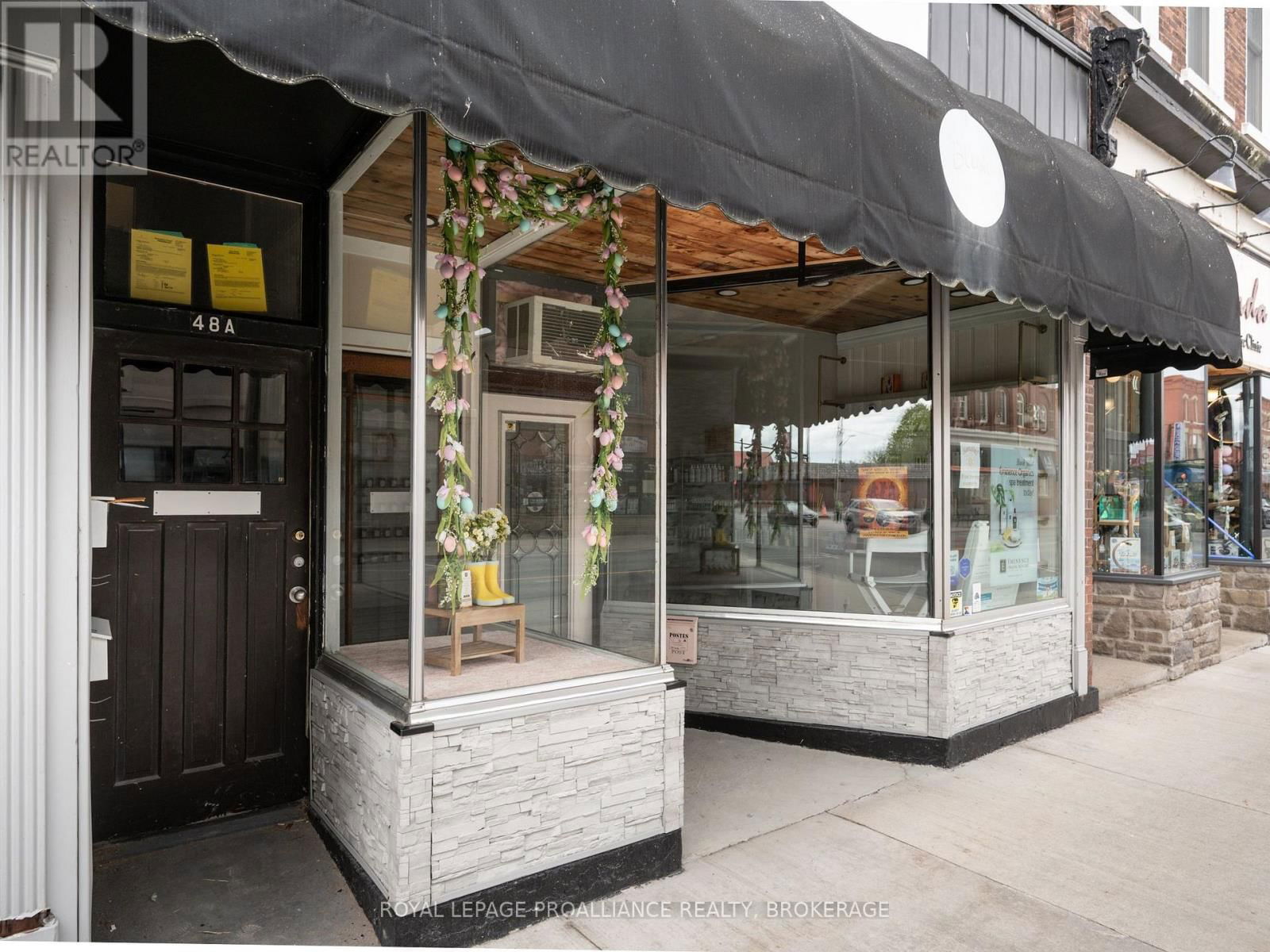 48 DUNDAS STREET EAST Image 2