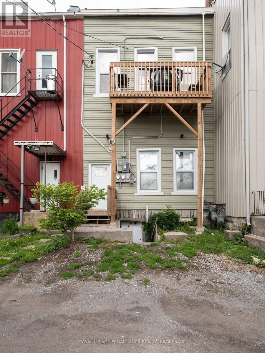 48 DUNDAS STREET EAST Image 26