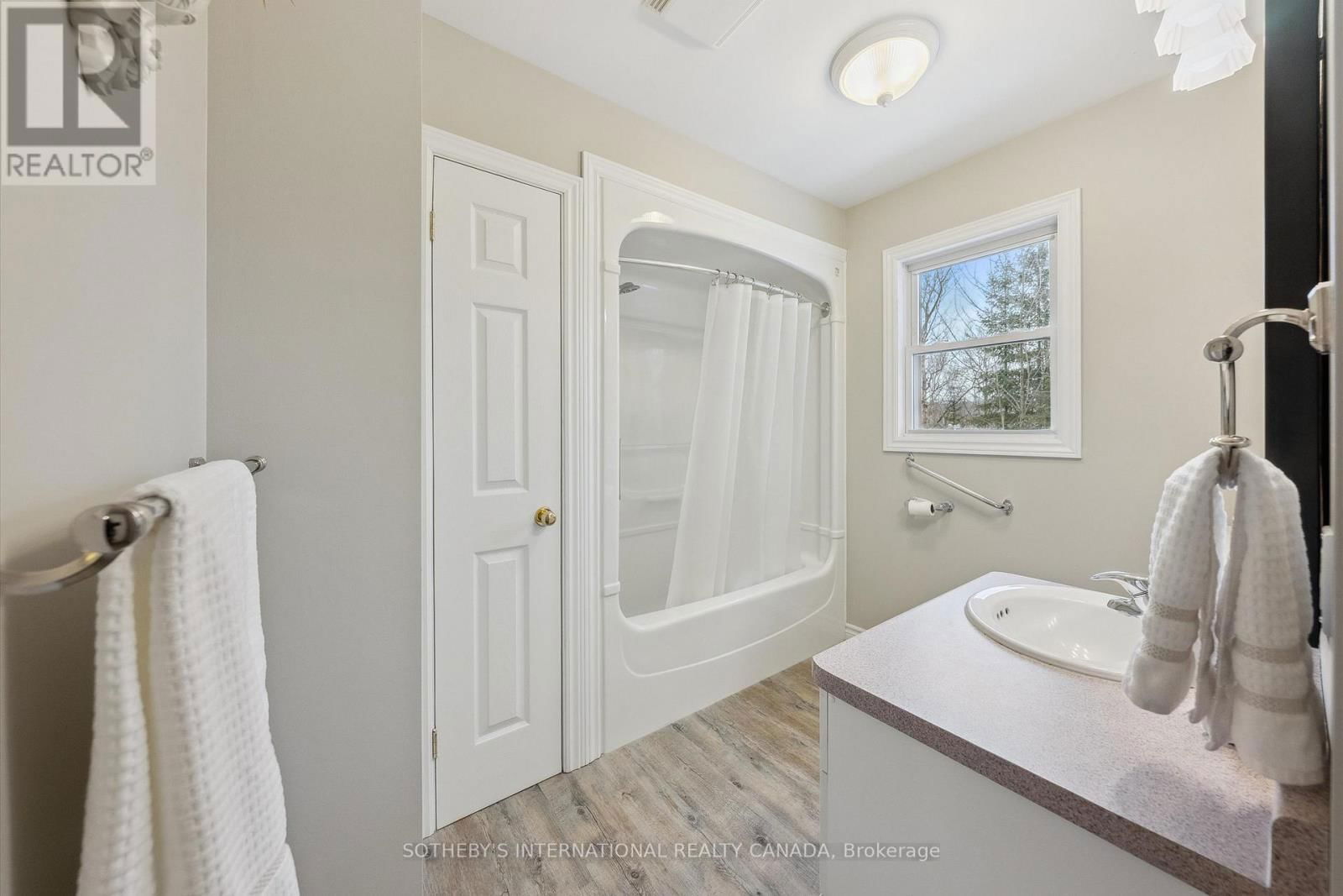 202 SUNNYSIDE STREET Image 24