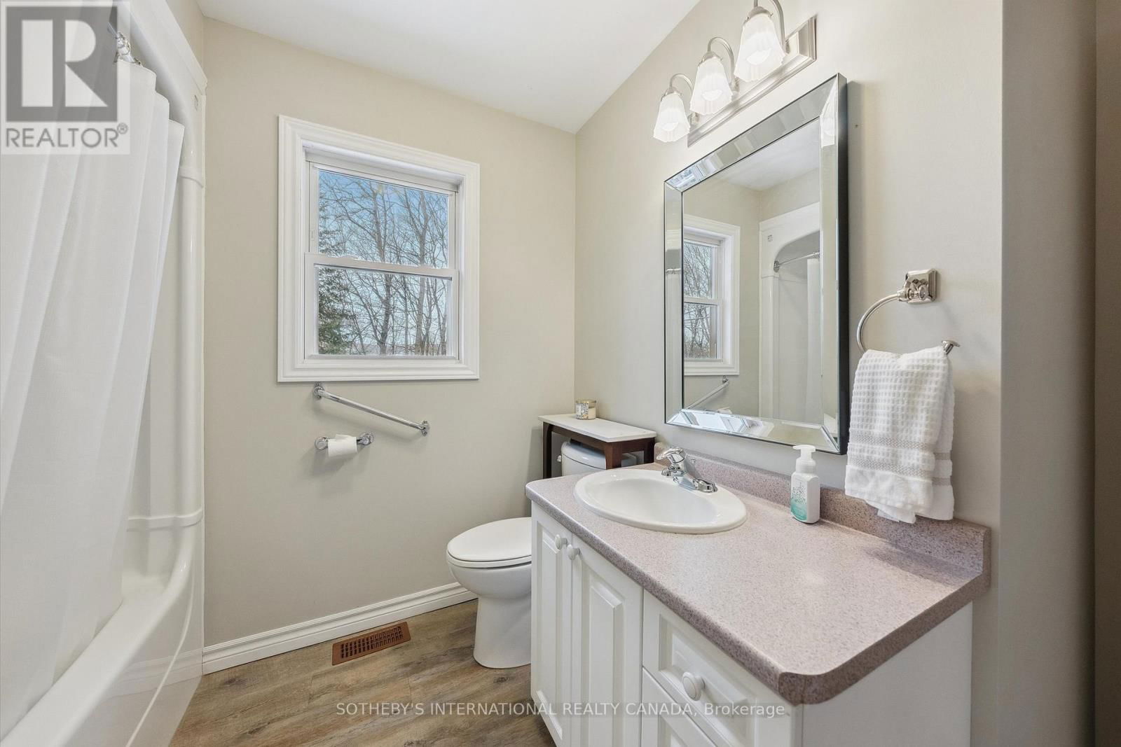 202 SUNNYSIDE STREET Image 25