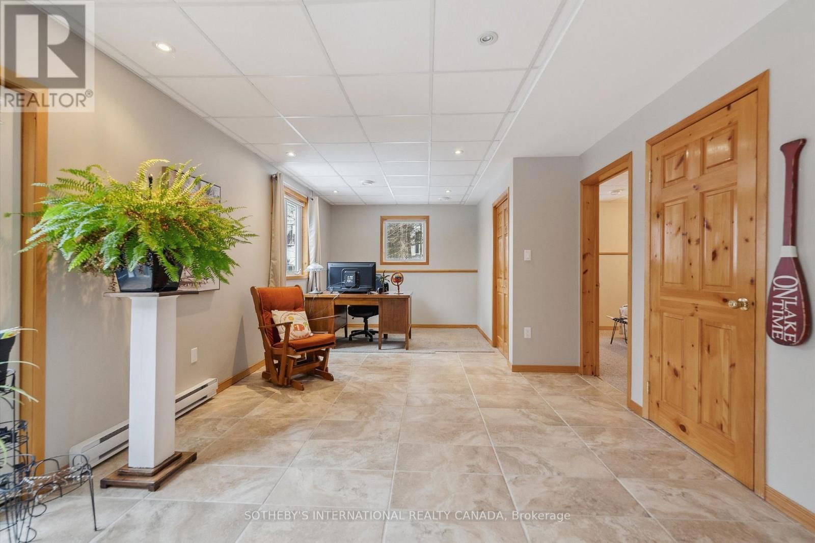 202 SUNNYSIDE STREET Image 32