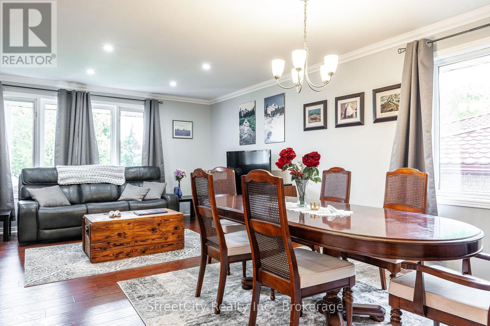 43 FREELAND DRIVE Image 13