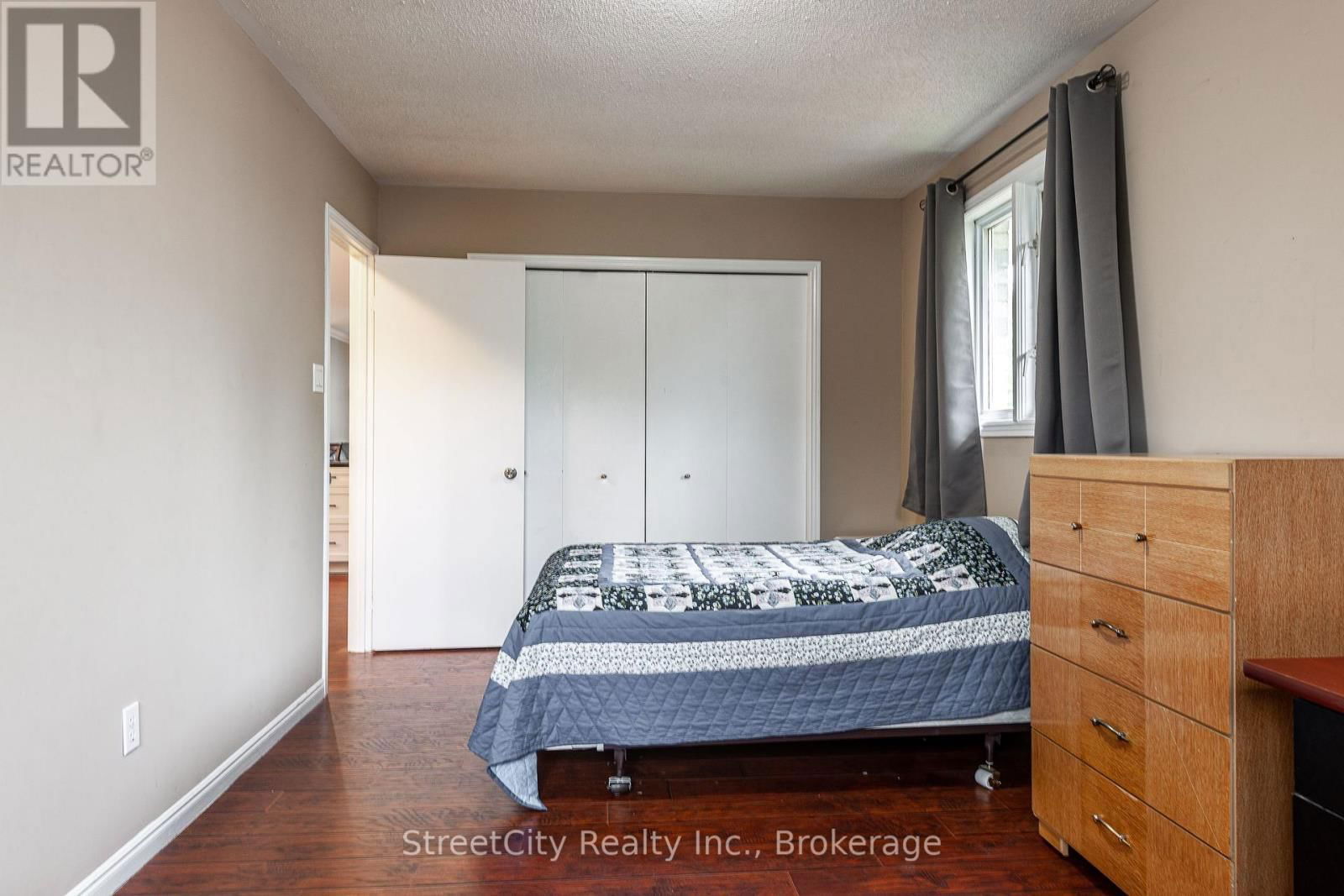 43 FREELAND DRIVE Image 20