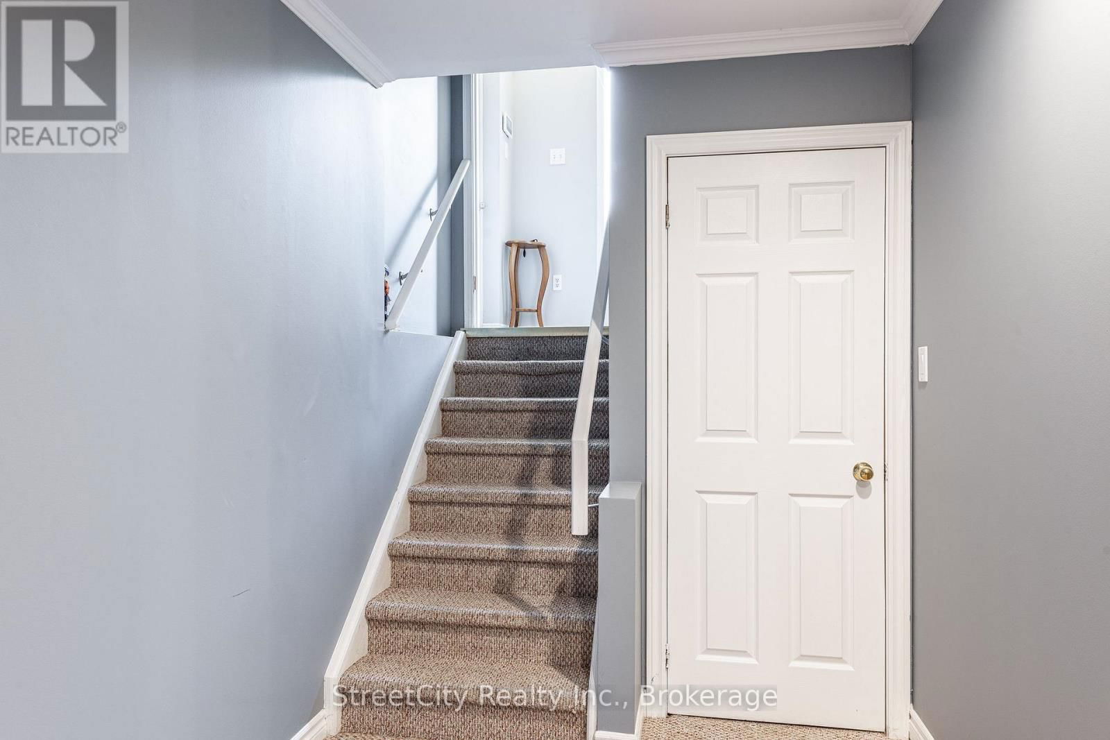 43 FREELAND DRIVE Image 25