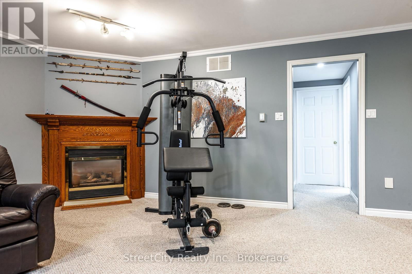 43 FREELAND DRIVE Image 30