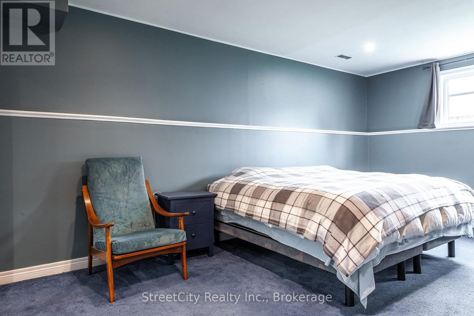 43 FREELAND DRIVE Image 31