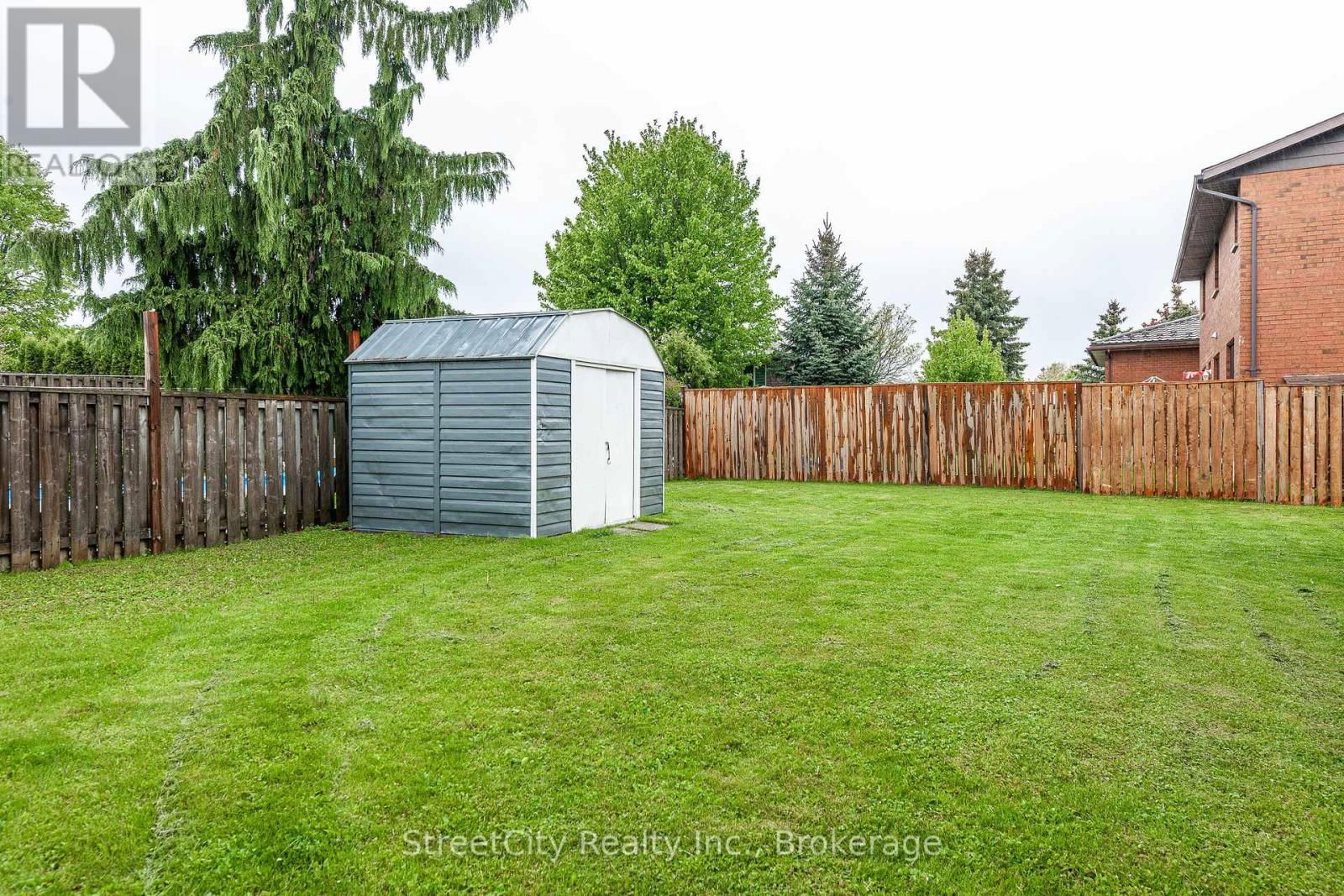 43 FREELAND DRIVE Image 40