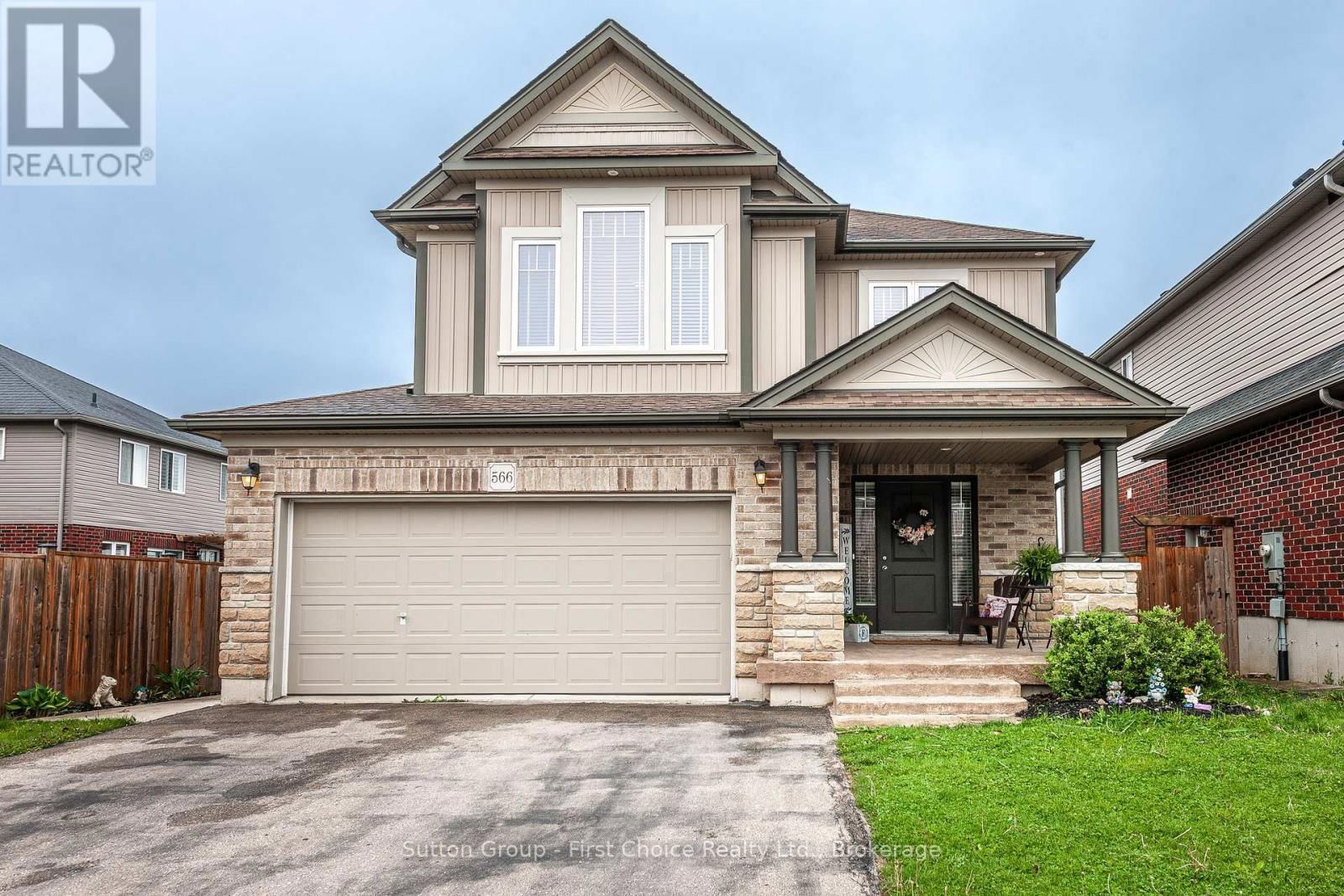 566 FORMAN AVENUE Image 1