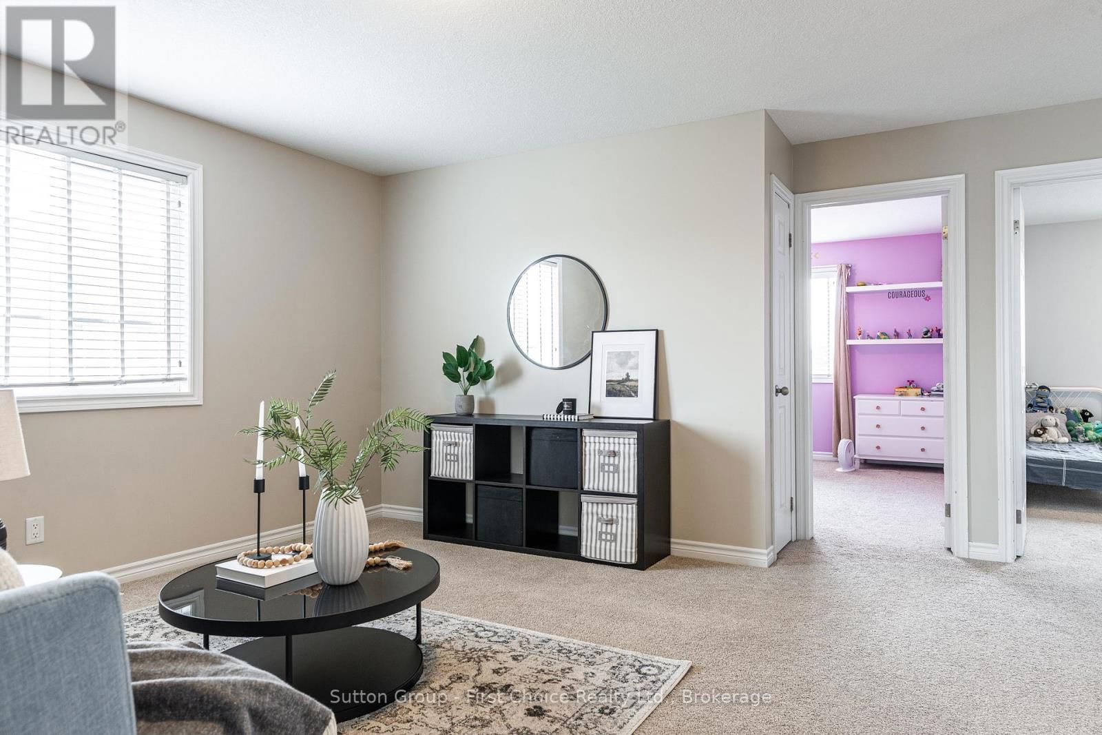 566 FORMAN AVENUE Image 25