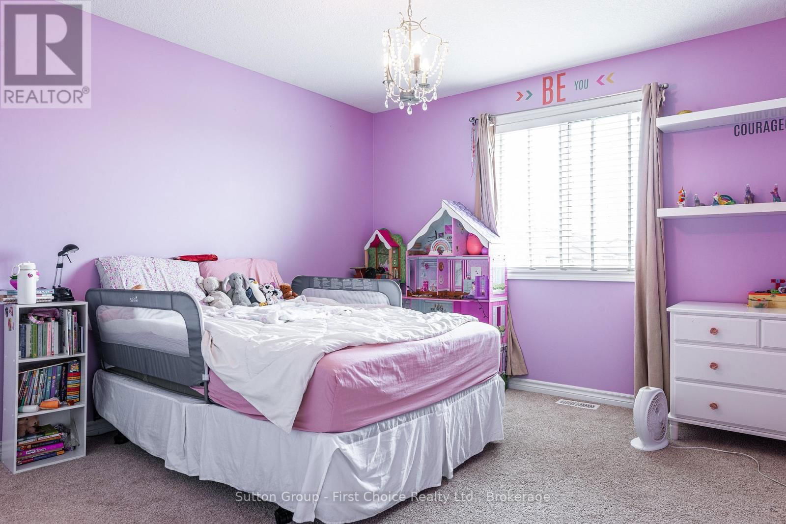 566 FORMAN AVENUE Image 30