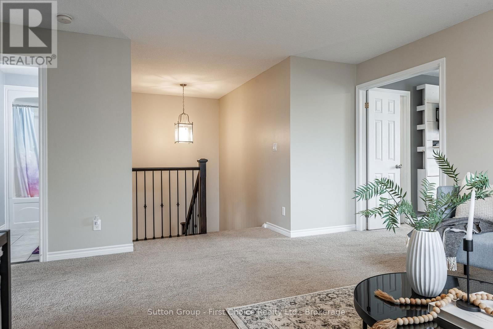 566 FORMAN AVENUE Image 33