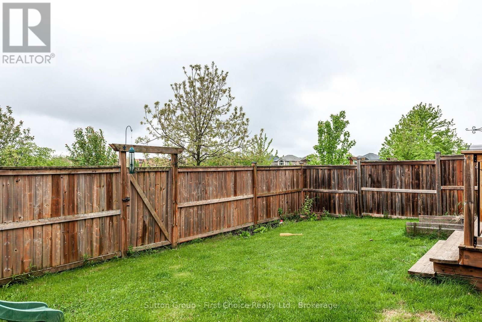 566 FORMAN AVENUE Image 47