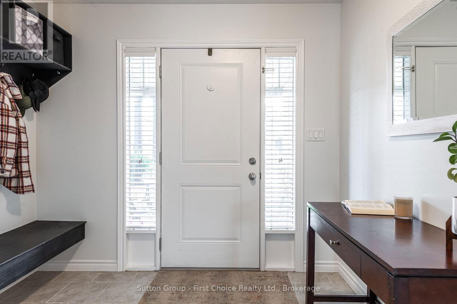 566 FORMAN AVENUE Image 6