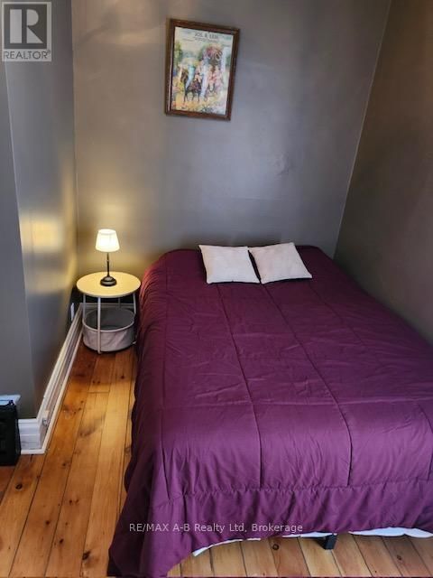 246 WELLINGTON STREET Image 27