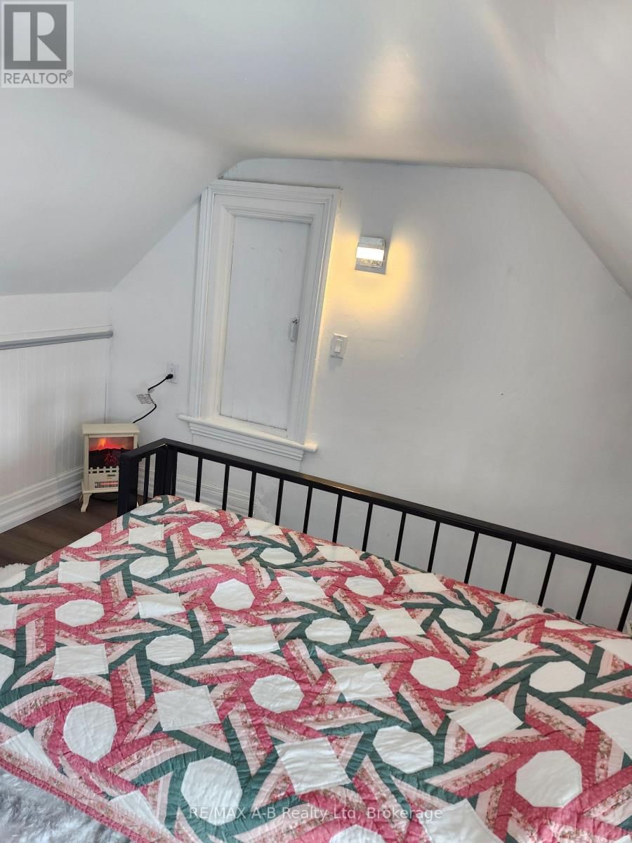 246 WELLINGTON STREET Image 39