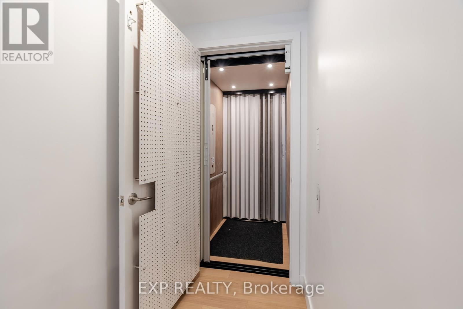 1979 PRINCE OF WALES DRIVE Image 33