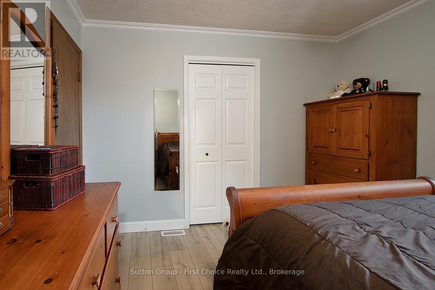 49 DEMILLE STREET Image 16