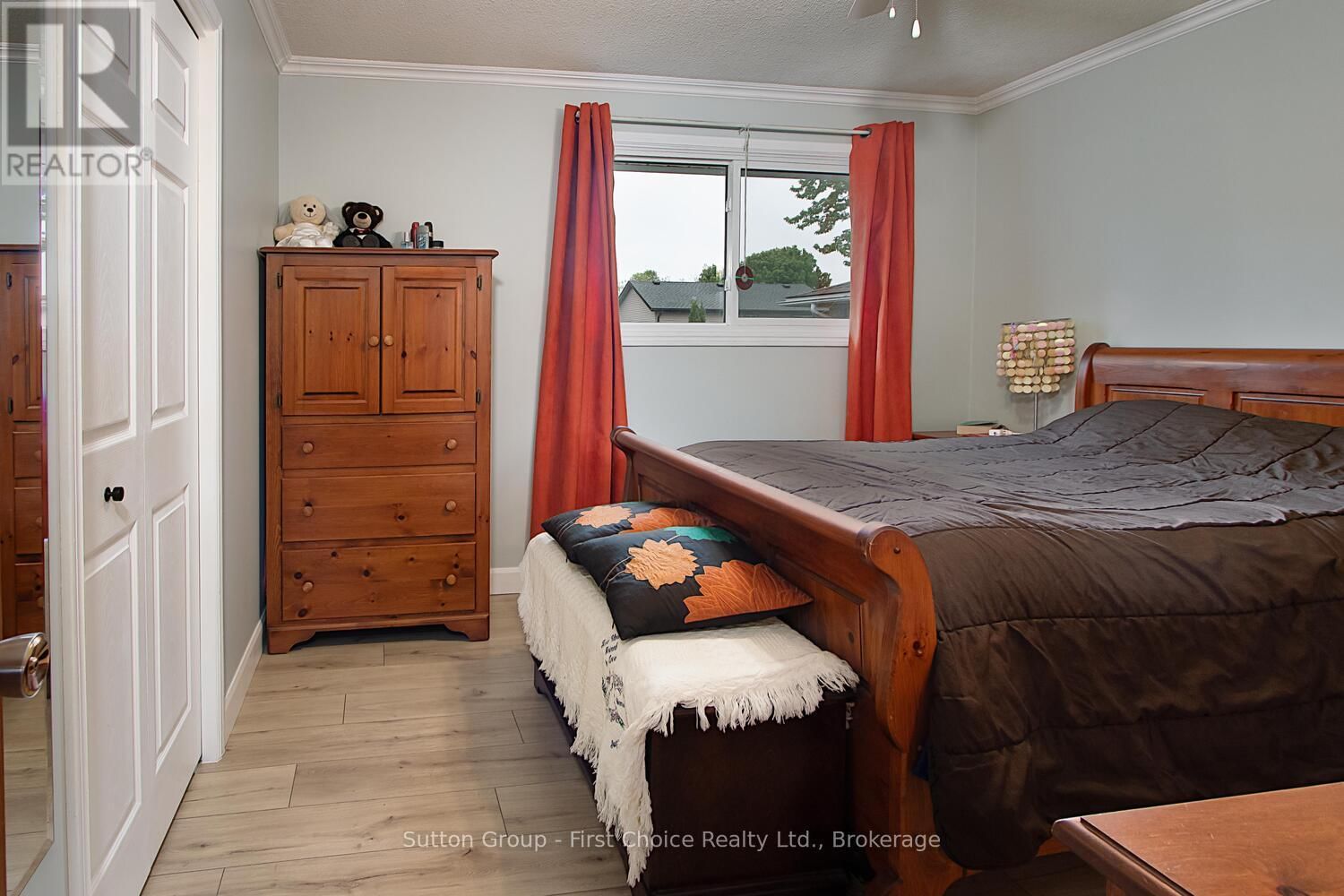 49 DEMILLE STREET Image 17